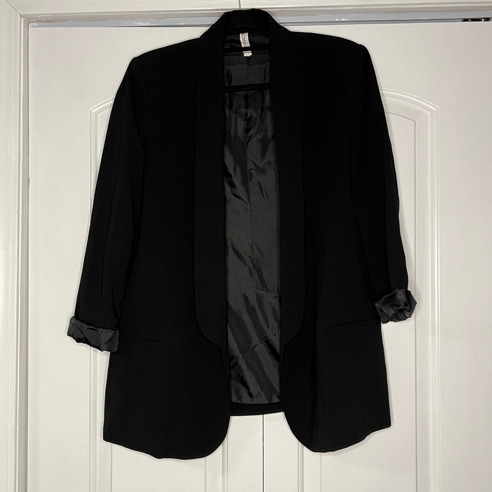 Mural boyfriend cut blazer size Large.